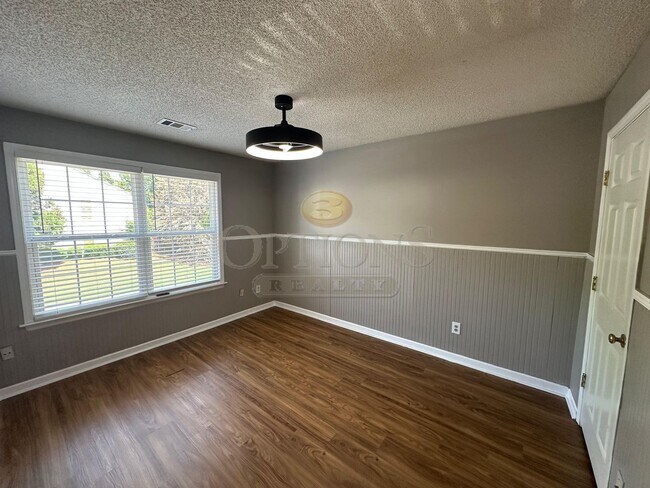 Building Photo - 3 Bedroom Marietta Townhome