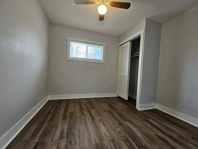 Building Photo - 2900 Central Dr