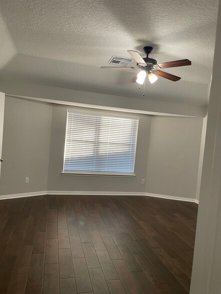 Bedroom #1 (Primary) - 1384 Havelock Dr