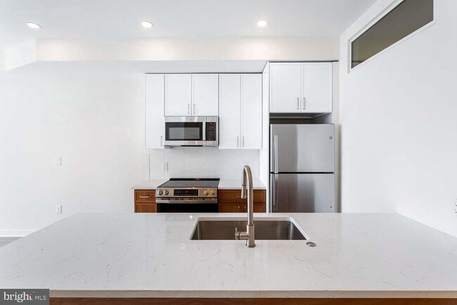 Building Photo - 501 Kennedy St NW