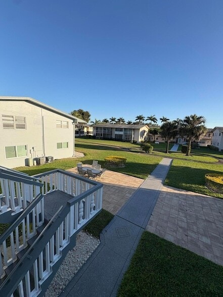 Building Photo - 39 Waltham B