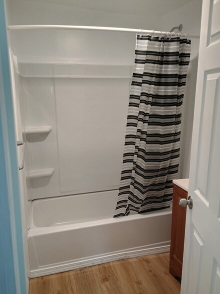 Building Photo - 508 Benson St