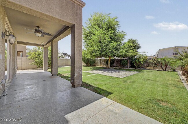 Building Photo - 12394 N 69th Ave