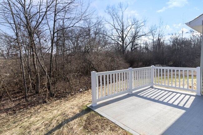 Building Photo - 8 W Persimmon Dr