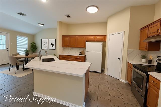 Building Photo - 8012 Splitrail Ct
