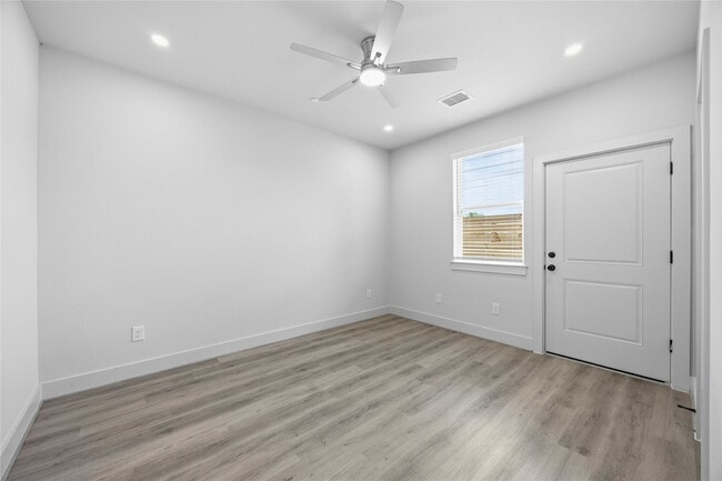Building Photo - 4606 Indie Hts Ln