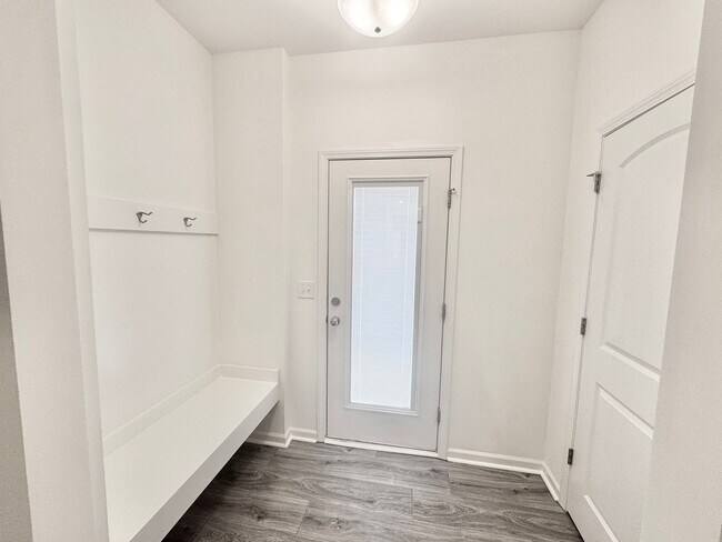 Building Photo - Charming Townhome Community in Mooresville...