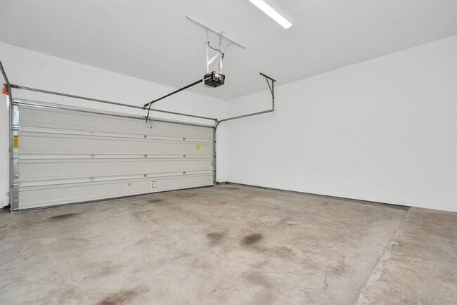 Building Photo - 725 Strawberry Pines Ct