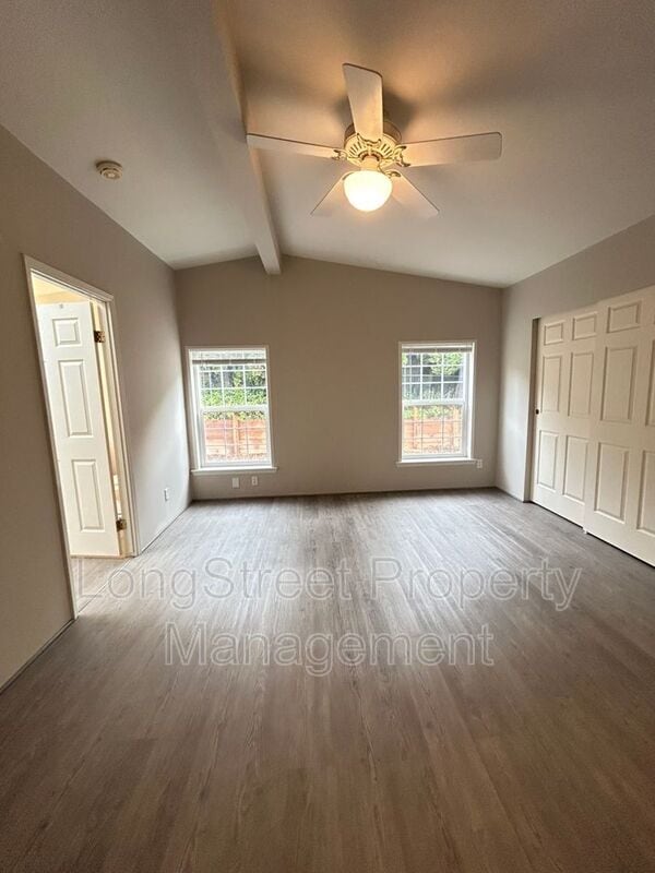 Building Photo - 2520 NW Robinhood St