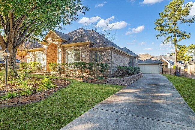 Building Photo - 35 W Pines Dr