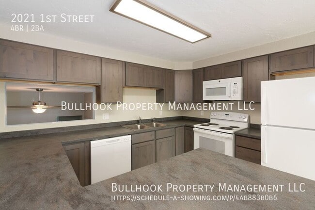 Building Photo - 2021 1st St