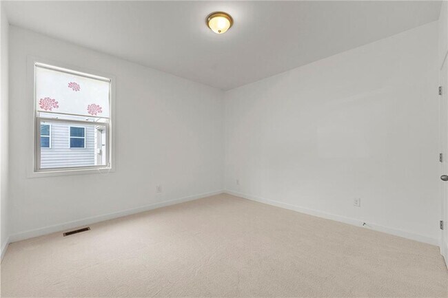 Building Photo - 325 Cranbrooke Cir
