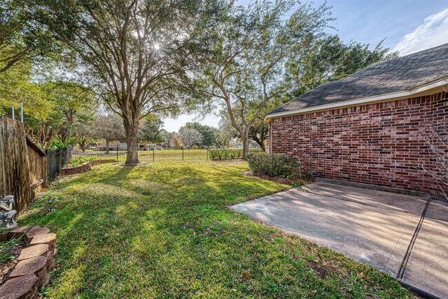 Building Photo - 21411 Willow Glade Dr