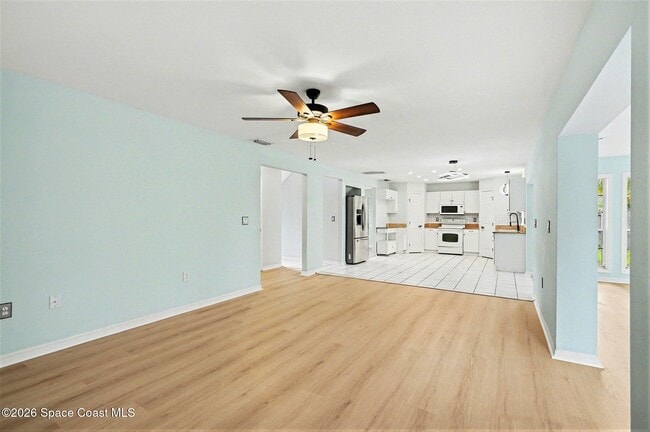 Building Photo - 1640 Vista Lake Cir