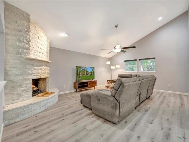 Building Photo - 5346 Apple Blossom Ln