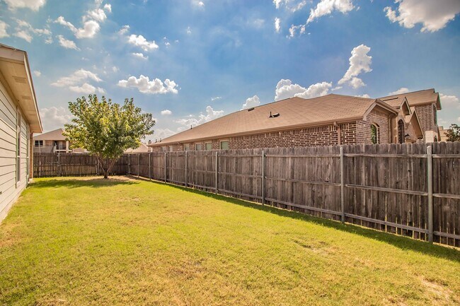 Building Photo - COMING SOON! Corner lot home in a quiet cu...