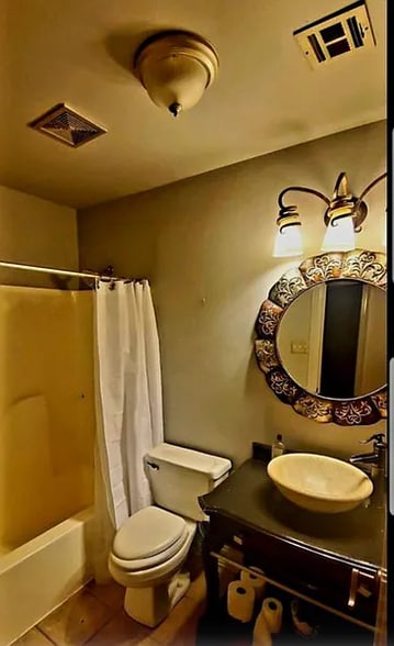 Building Photo - 212 Canulette Rd