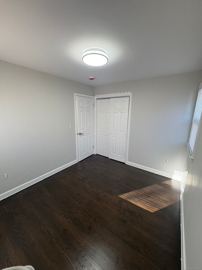 Building Photo - 19 Mill St