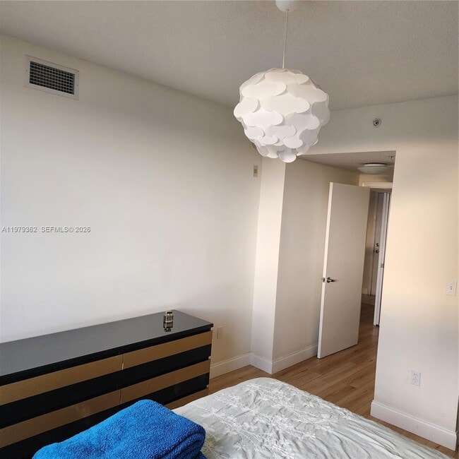 Building Photo - 2775 NE 187th St