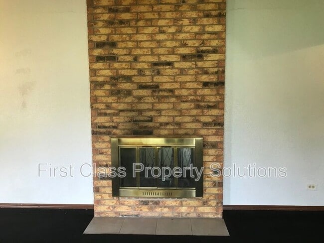 Building Photo - 5316 NW 111th Terrace