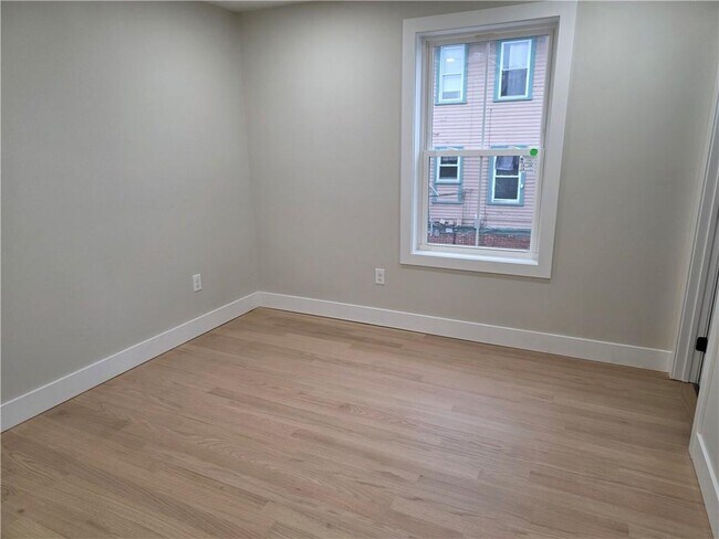 Building Photo - 29 Dunford St