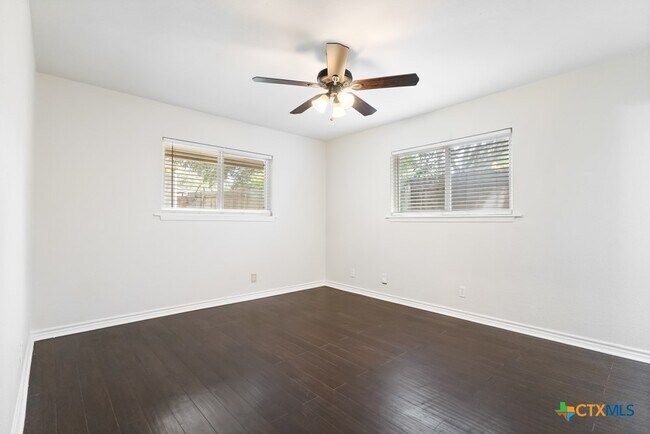 Building Photo - 115 Da Gama Dr