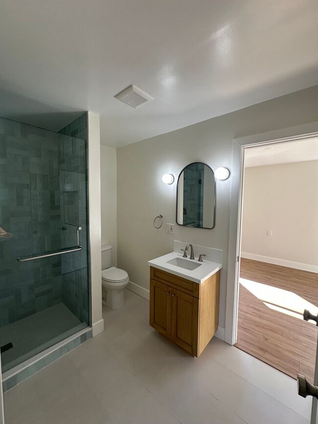 Building Photo - 335 S Grand St