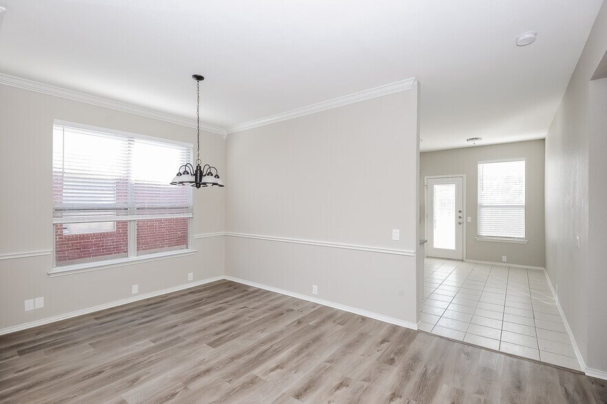 Building Photo - 8212 French Quarter Ln