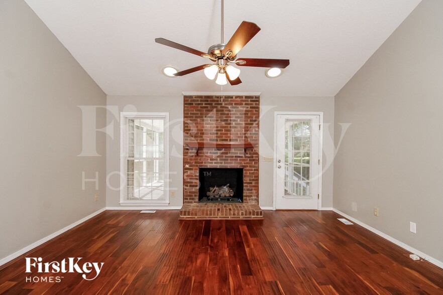 Building Photo - 6706 River Hills Dr