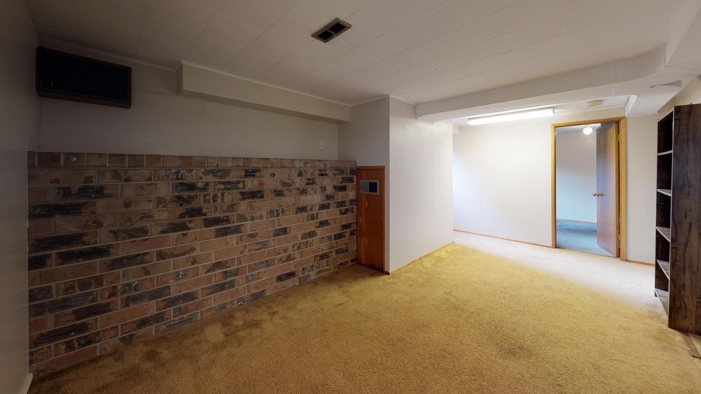 Building Photo - 510 N 87th St