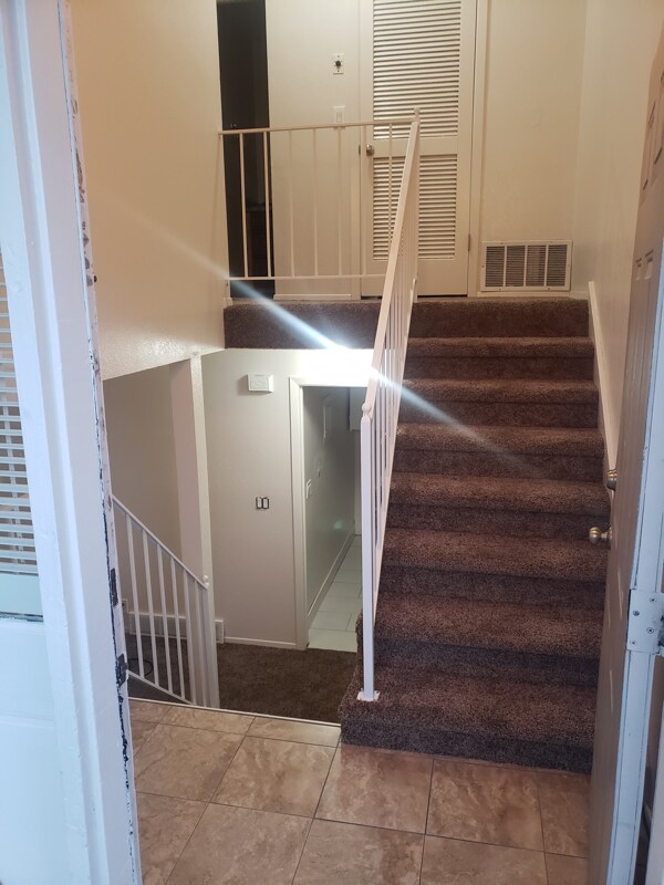 Building Photo - 170 W Foxbridge Dr