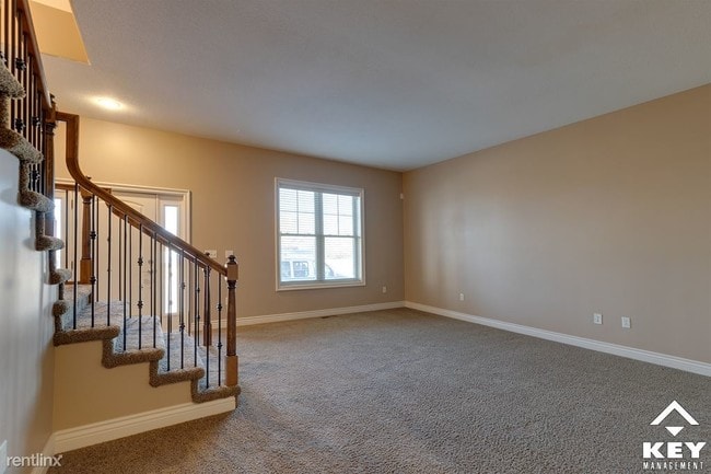 Building Photo - 2 br, 3.5 bath Townhome - 136 N Rutan St