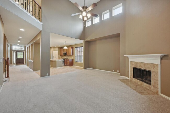 Building Photo - Stunning 4-Bedroom, 3-Bath, 3 Car Garage H...