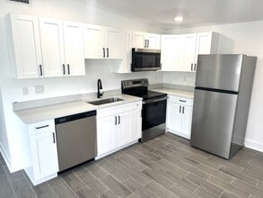 Building Photo - 7609 Reindeer Rd