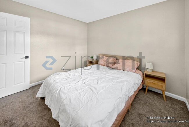 Building Photo - 353 S Heatherstone St