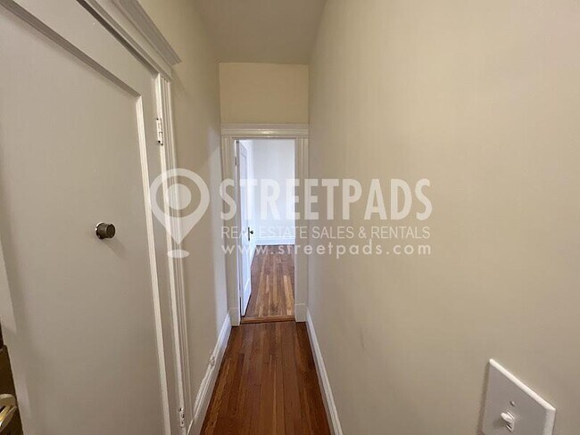 Building Photo - 1 bedroom in Boston MA 02215