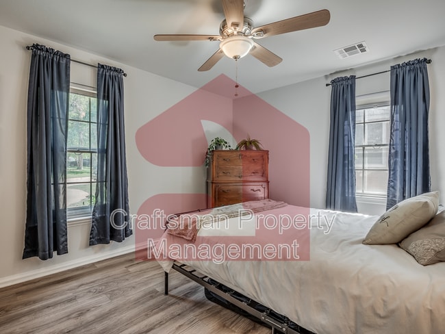 Building Photo - 2024 NW 45th St