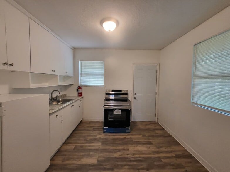 Building Photo - 3730 Lehigh St