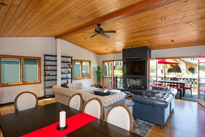 Building Photo - 432 Howland Canal