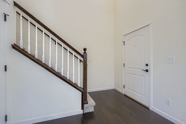 Building Photo - 464 Wind River Dr