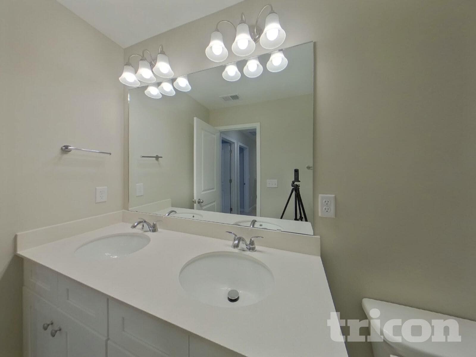 Building Photo - 16 Beautyberry St