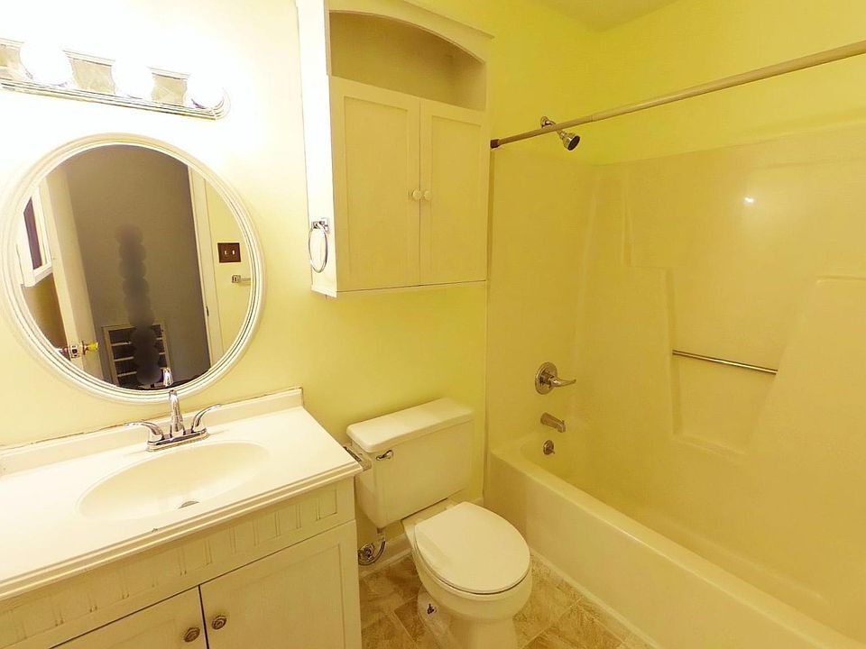 Building Photo - 7545 Fox Fern Dr
