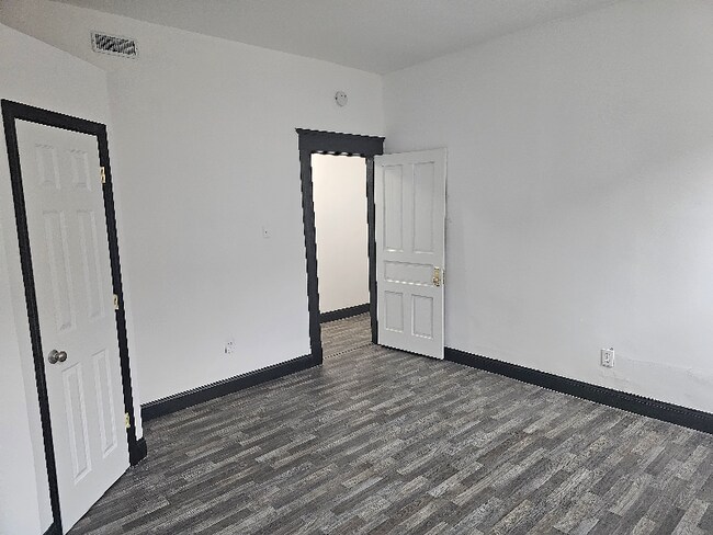 Building Photo - 4143 Farlin Ave