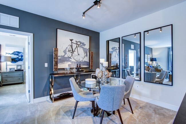 Building Photo - Elms Shannons Glen