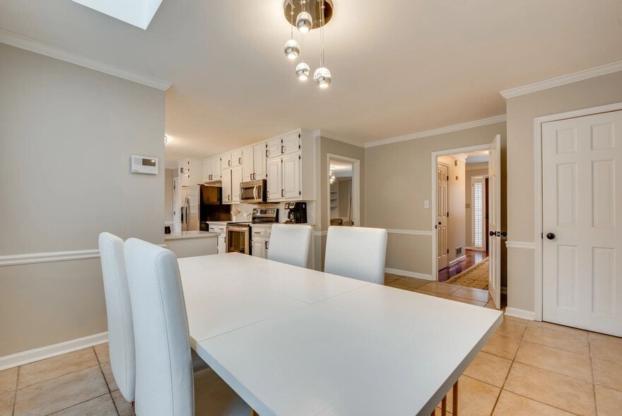 Building Photo - 2093 Breconridge Dr S W