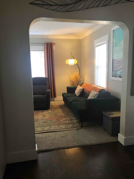 Building Photo - 126 SW 4th St