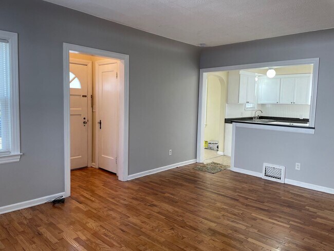 Building Photo - Charming 3-Bedroom Home for Rent – Quiet C...