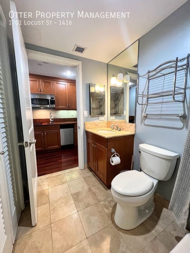 Building Photo - 1701 Locust St