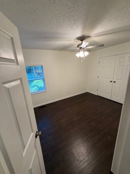 Building Photo - 812 Samone Ct
