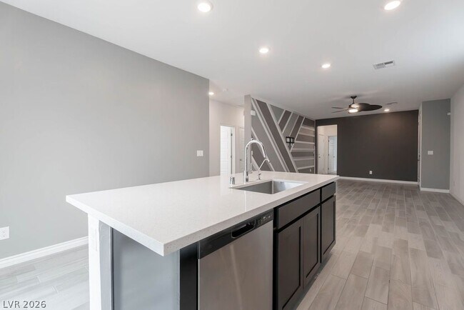 Building Photo - 8243 Vino Merlot Ave